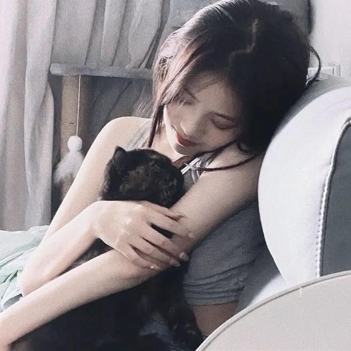 滚女揾老衬